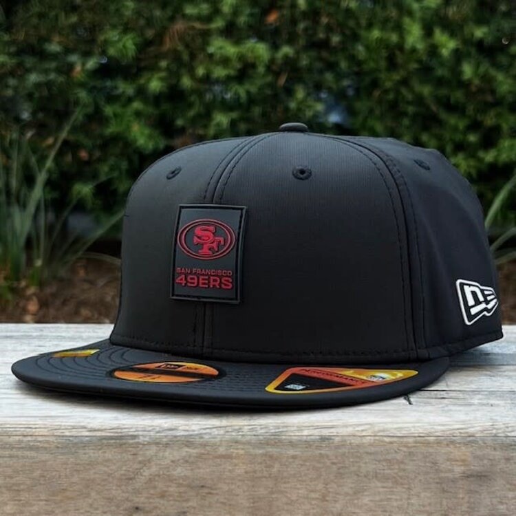 New Era 49ers Black 2025 Sideline 59FIFTY Fitted