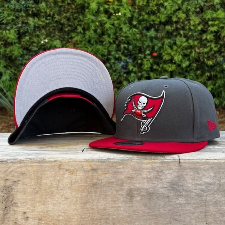 New Era Tampa Bay Buccaneers Graphite/Red Snapback 950