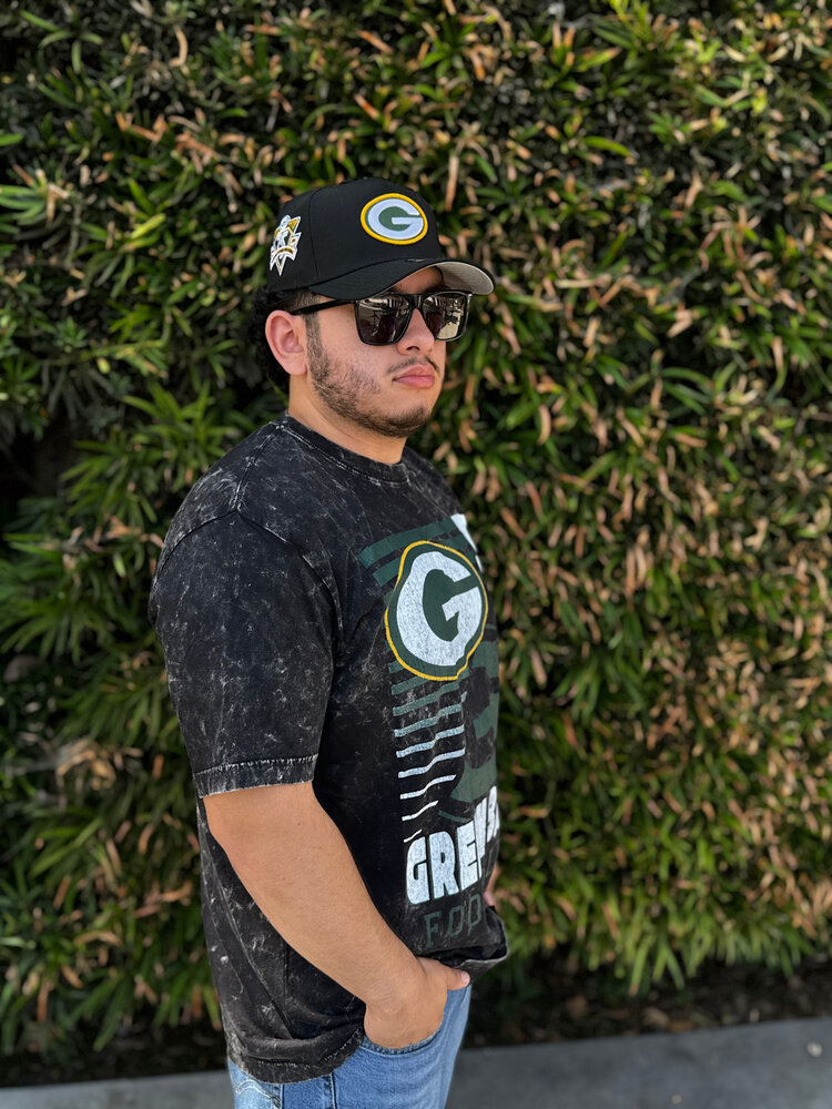 New Era Green Bay Packers NE Black Team Football Mineral Wash SS Tee