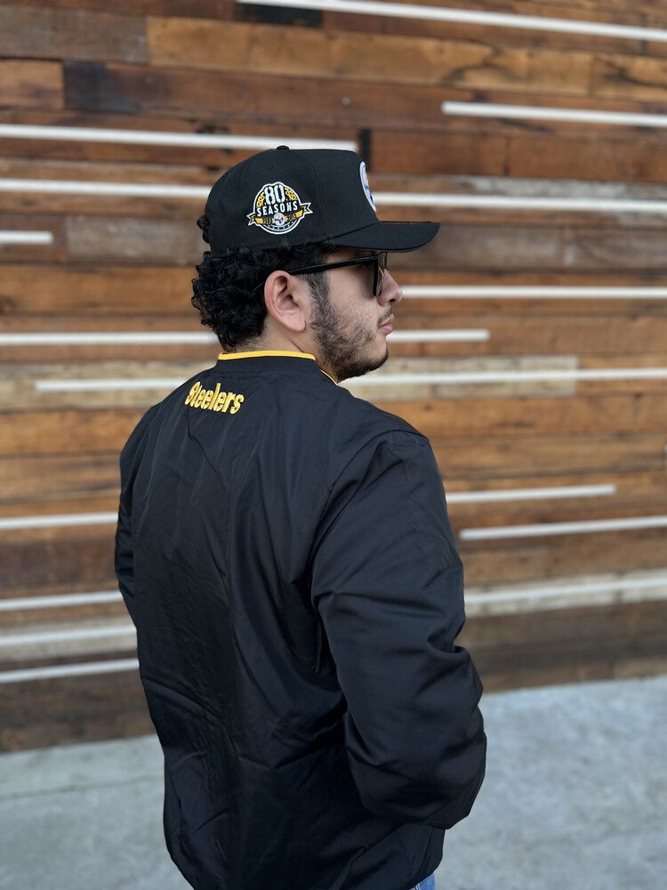 G-III Steelers Men's GIII Crossover Black V-Neck Pullover