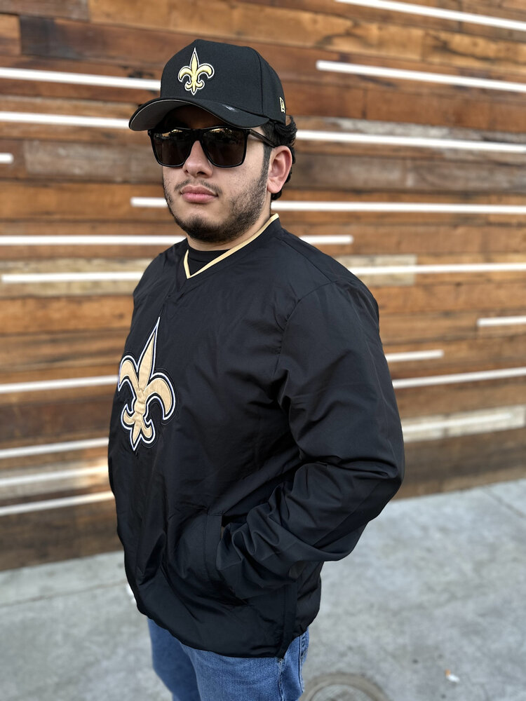 G-III Saints Men's GIII Crossover Black V-Neck Pullover