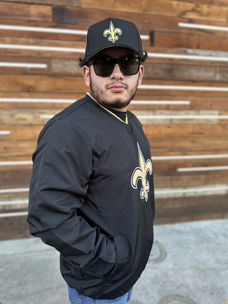 G-III Saints Men's GIII Crossover Black V-Neck Pullover