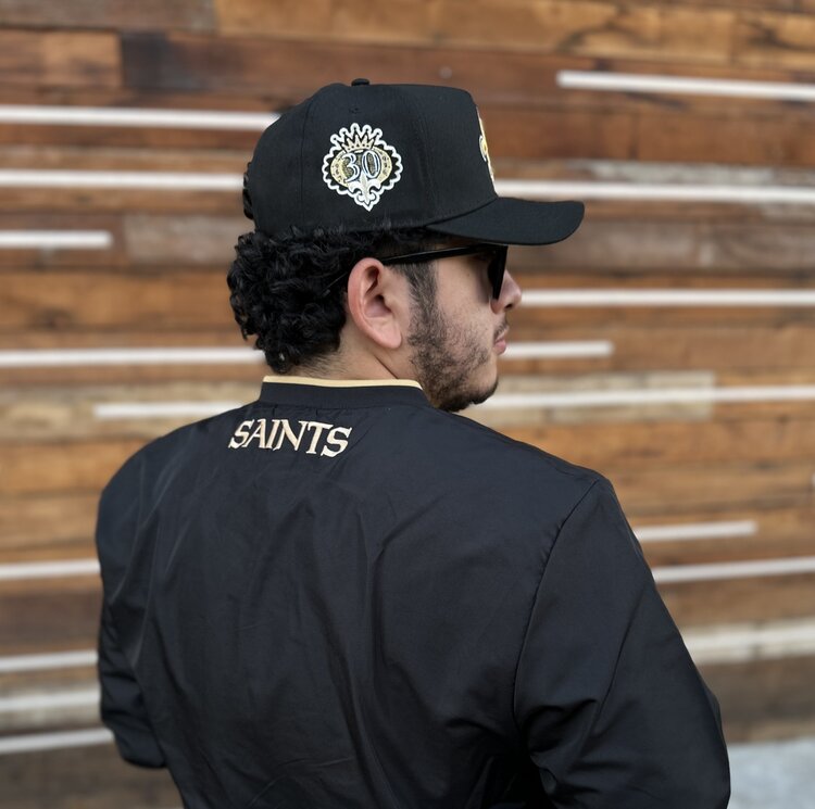 G-III Saints Men's GIII Crossover Black V-Neck Pullover