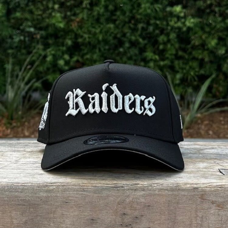 New Era Raiders Black Metallic Old English 60 Years 940 A-Frame