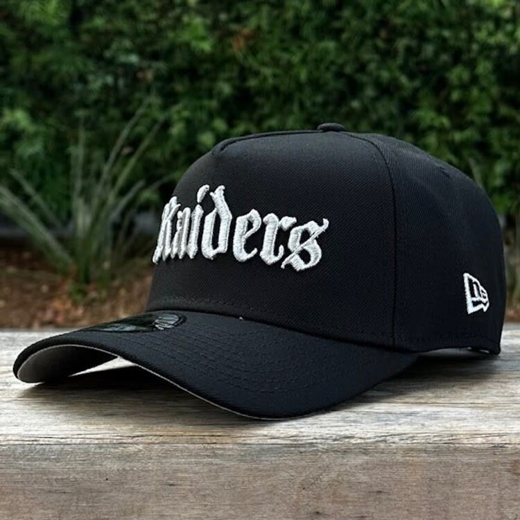 New Era Raiders Black Metallic Old English 60 Years 940 A-Frame