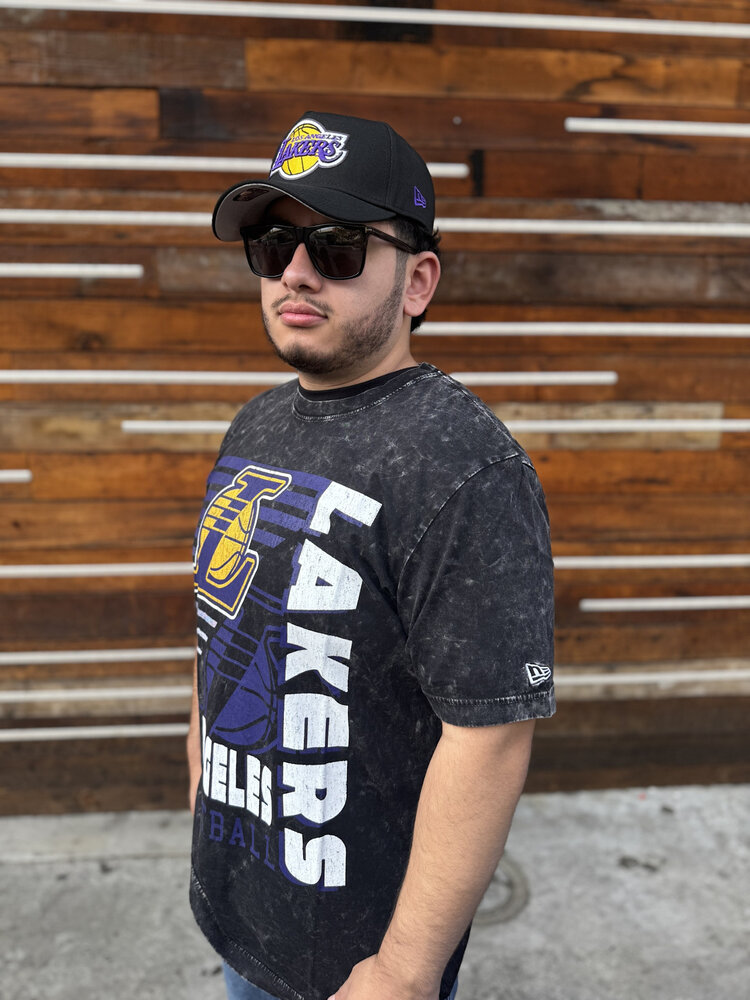 New Era LA Lakers NE Black Team Basketball Mineral Wash SS Tee