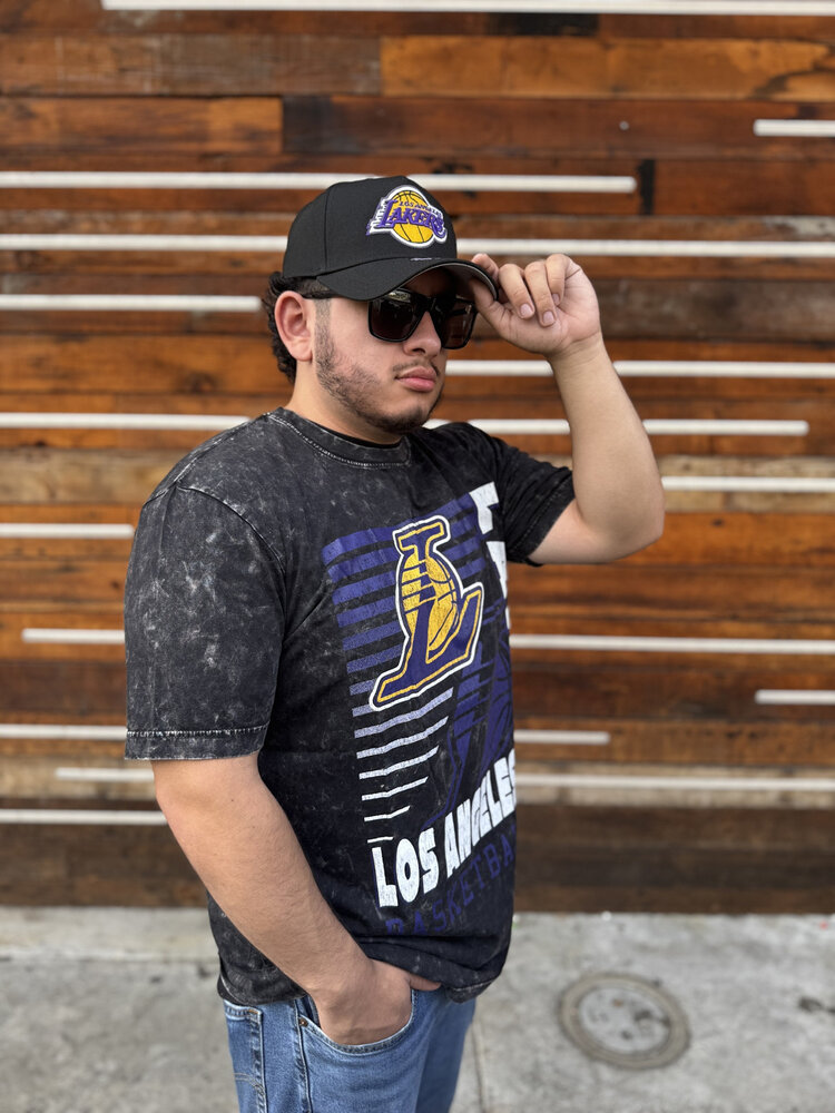 New Era LA Lakers NE Black Team Basketball Mineral Wash SS Tee