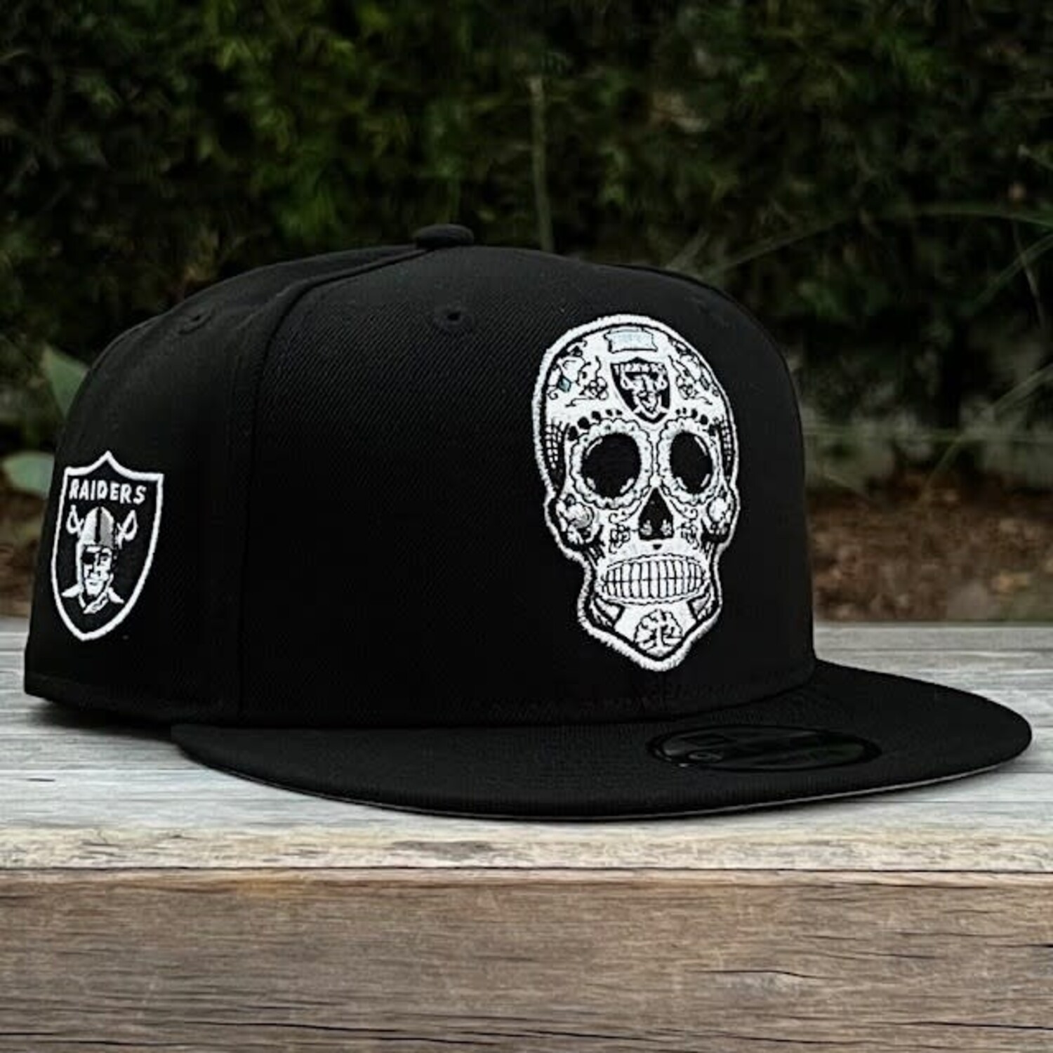 Raiders Black Sugar Skull Shield SP 950 - The Locker Room of Downey