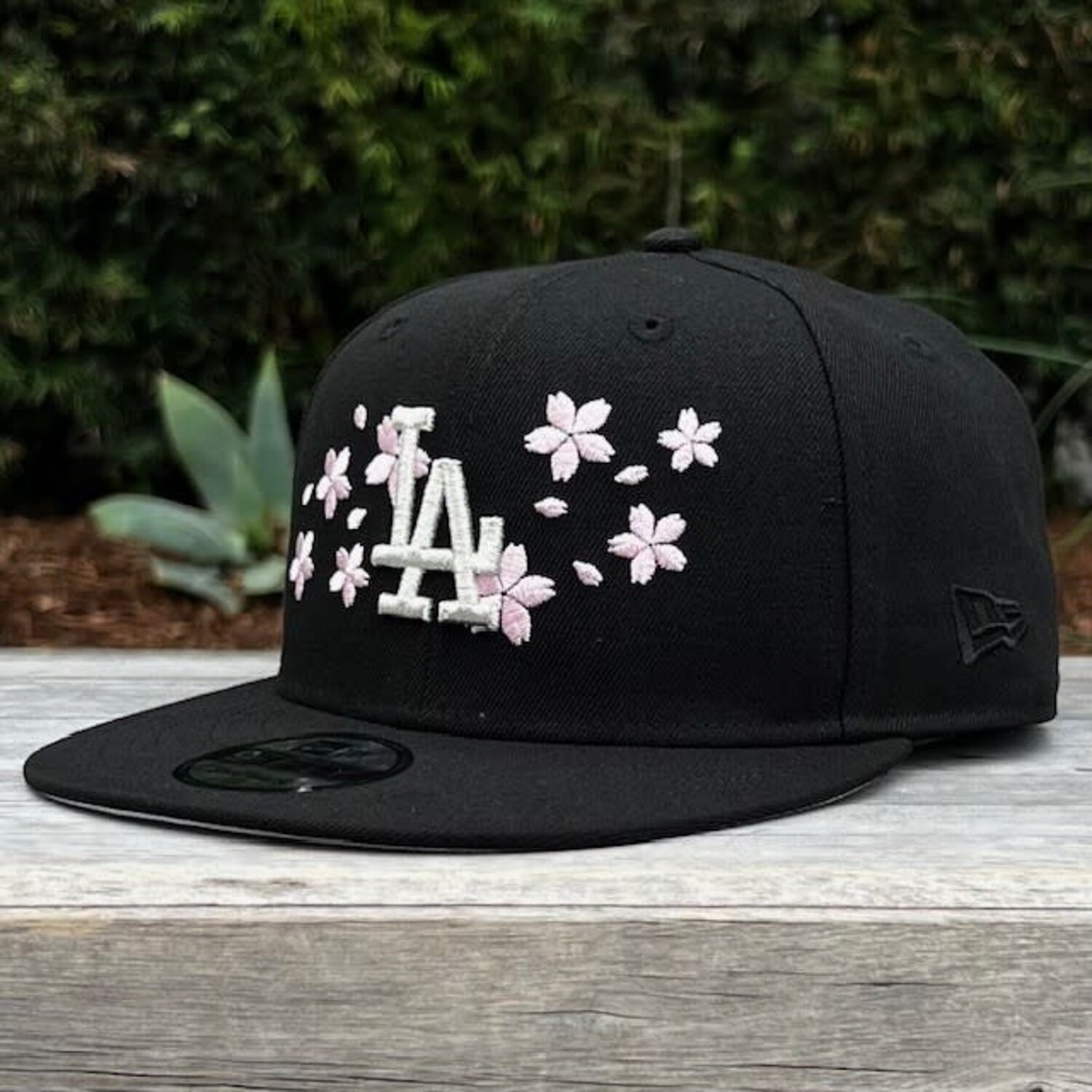 LA Dodgers Black Silver Cherry Blossom Kanji SP 950 Snapback - The