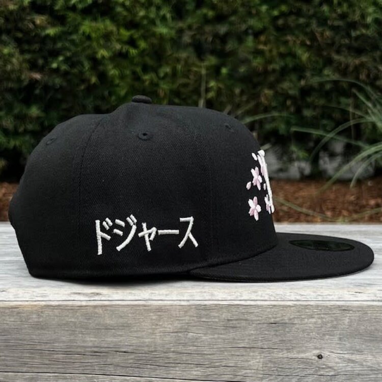New Era LA Dodgers Black Silver Cherry Blossom Kanji SP 950 Snapback