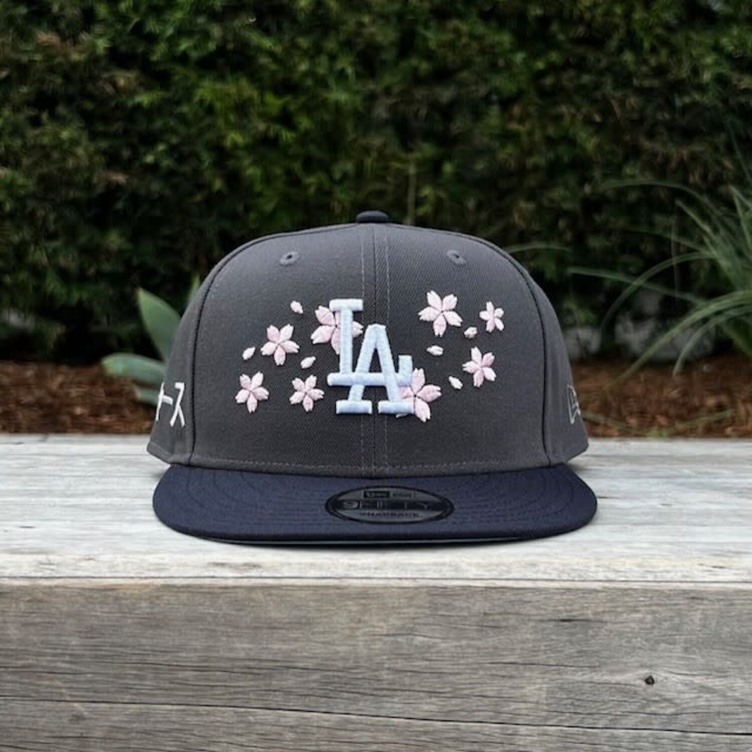 LA Dodgers Graphite/Navy Cherry Blossom Kanji SP 950 Snapback