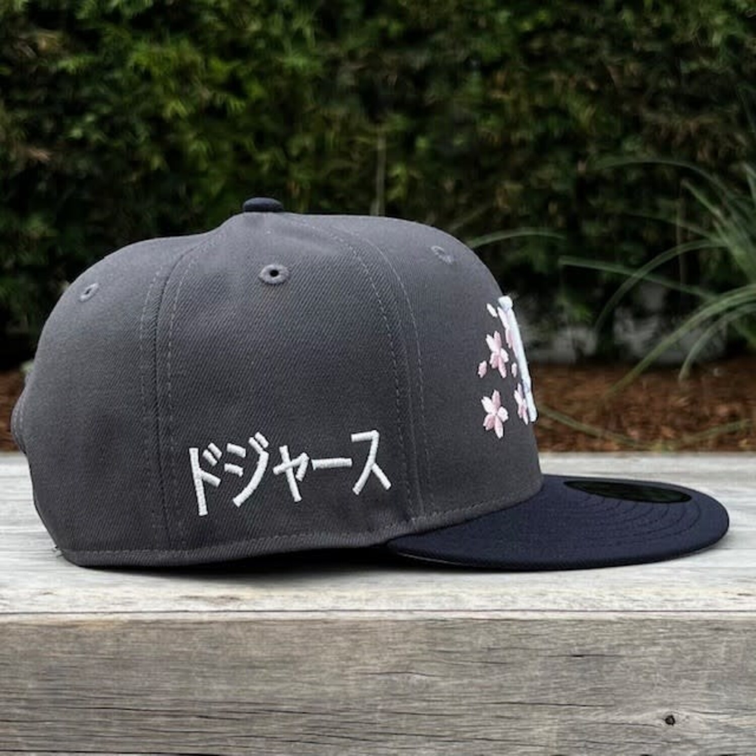 LA Dodgers Graphite/Navy Cherry Blossom Kanji SP 950 Snapback