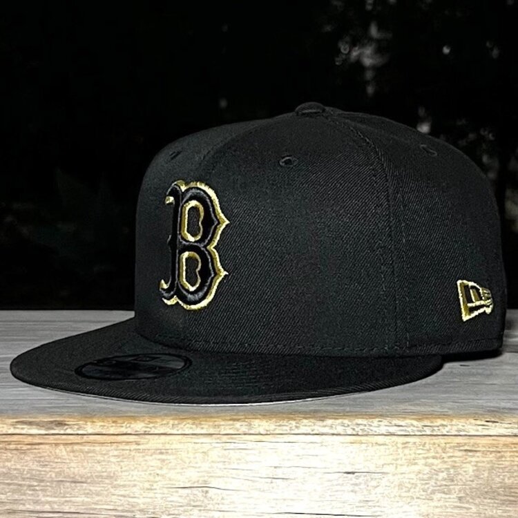 New Era Boston Black Metallic Gold 2004 WS 950 Snapback