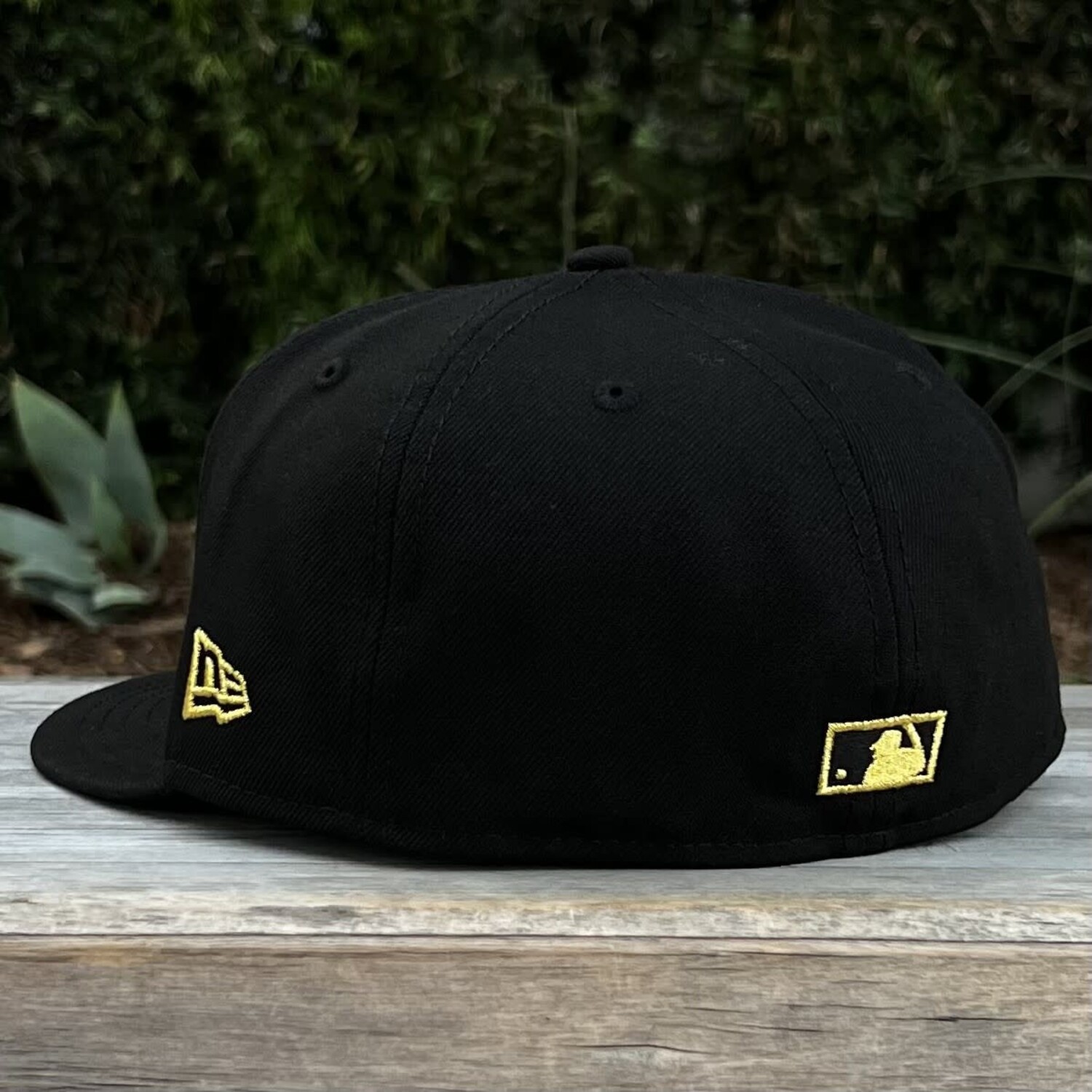 Angels Black Metallic Gold 2002 WS Champions - The Locker Room of