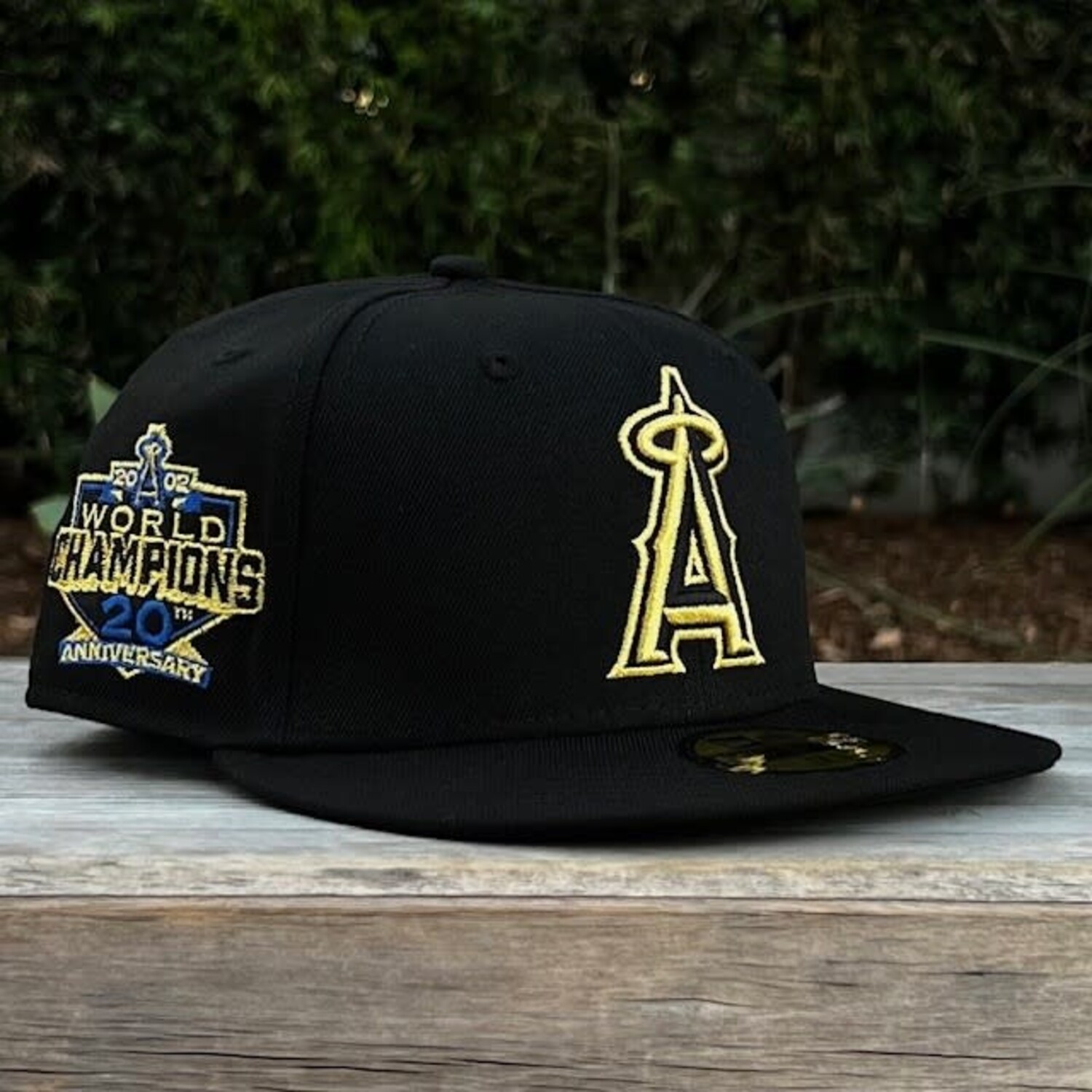 Angels Black Metallic Gold 2002 WS Champions - The Locker Room of
