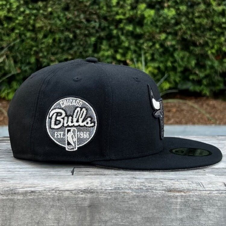 New Era Bulls Black Gray Metallic Est. 1966 950 Snapback