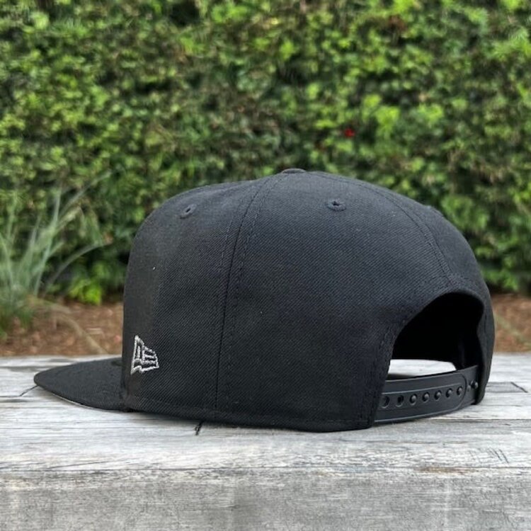 New Era Bulls Black Gray Metallic Est. 1966 950 Snapback