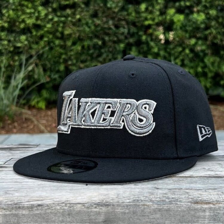 New Era Lakers Black Gray Metallic 1947 SP 950 Snapback