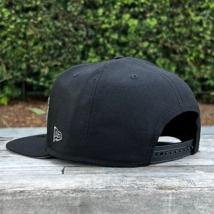 New Era Lakers Black Gray Metallic 1947 SP 950 Snapback