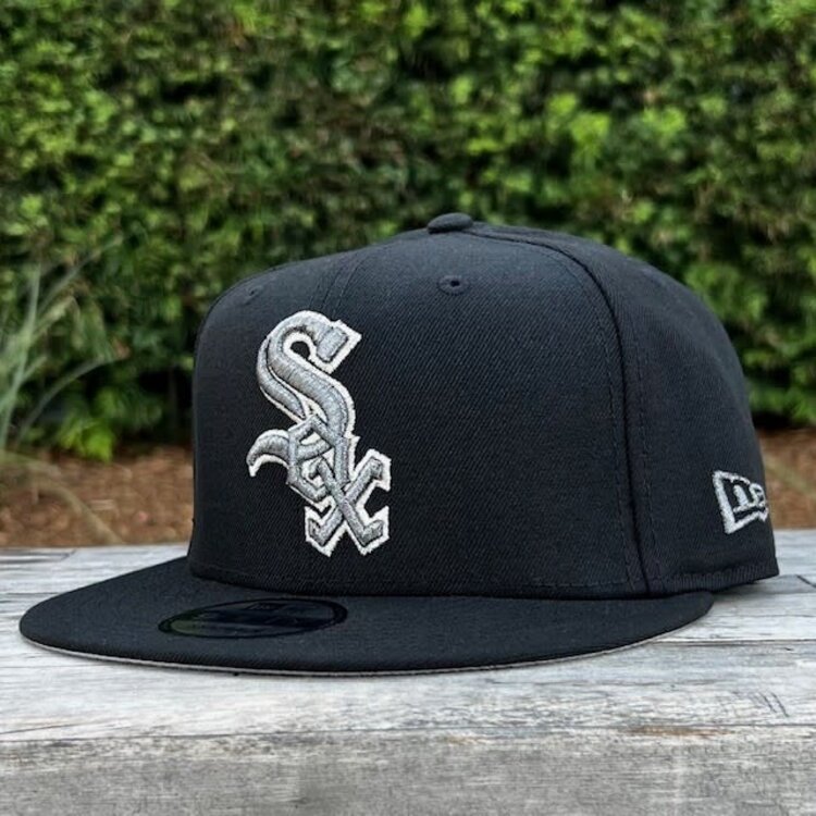 New Era White Sox Black Gray Metallic 2005 WS Champs 950 Snapback