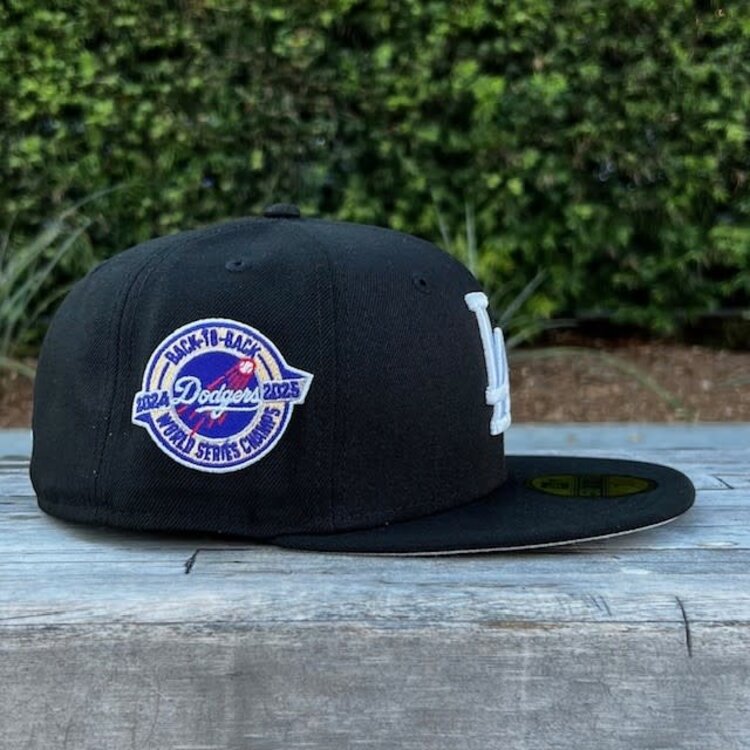 New Era LA Dodgers BW Back to Back World Series Champs Circle SP