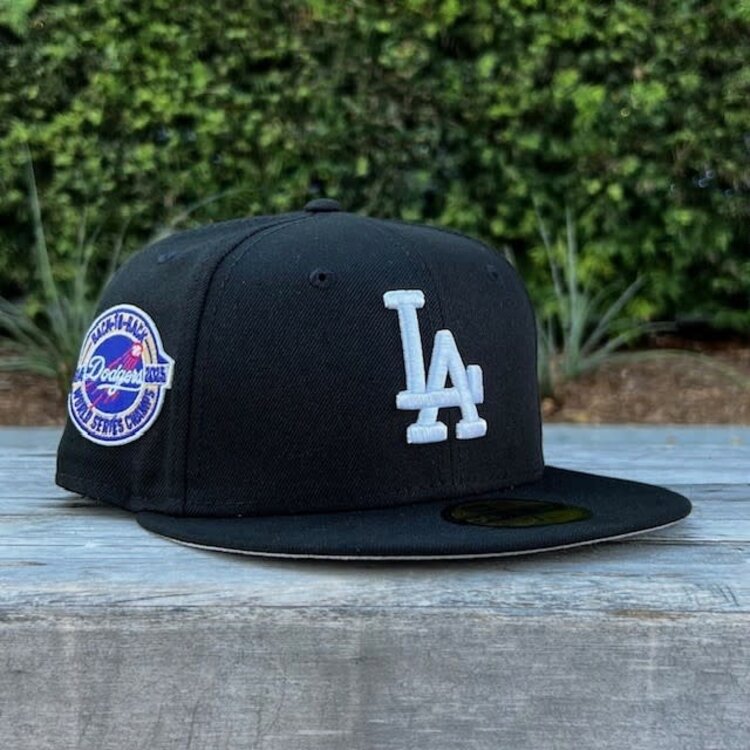 New Era LA Dodgers BW Back to Back World Series Champs Circle SP