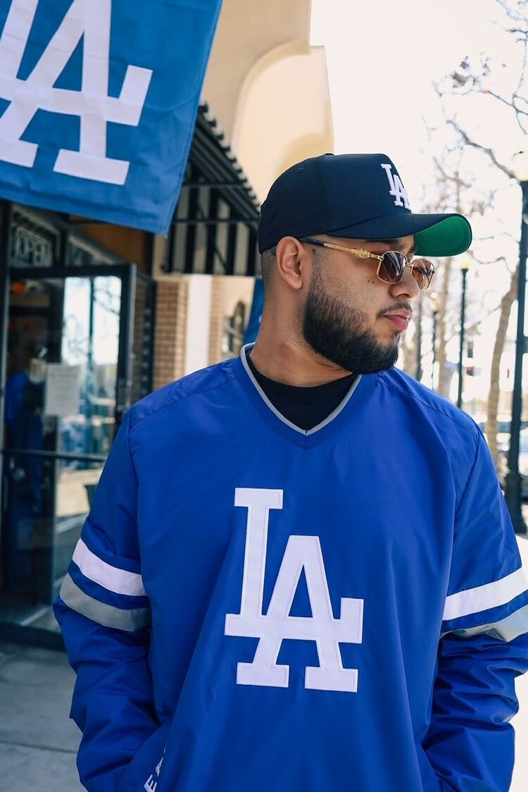 G-III LA Dodgers M GIII Batter's Box Royal V-Neck Pullover