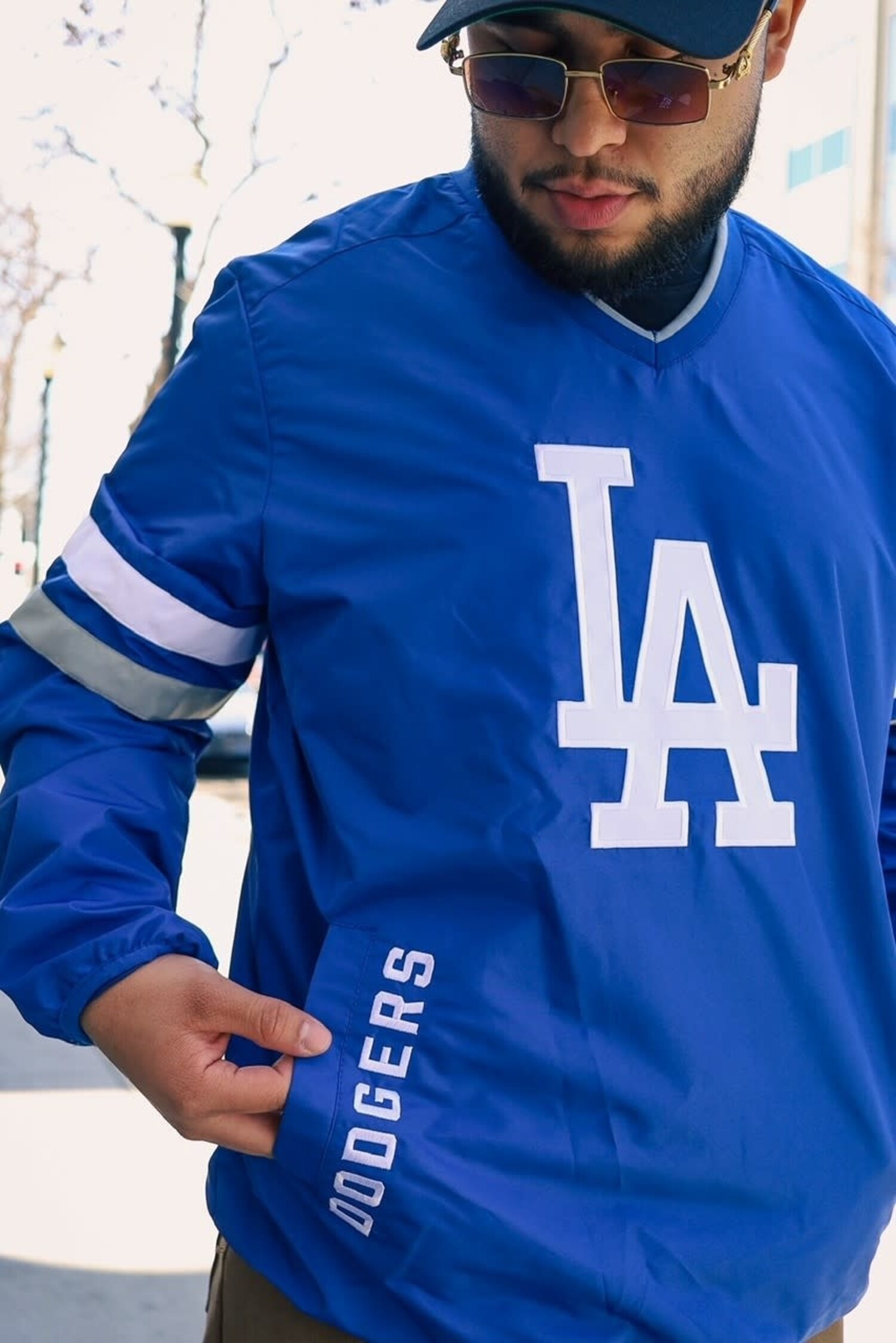 LA Dodgers M GIII Batter's Box Royal V-Neck Pullover - The Locker