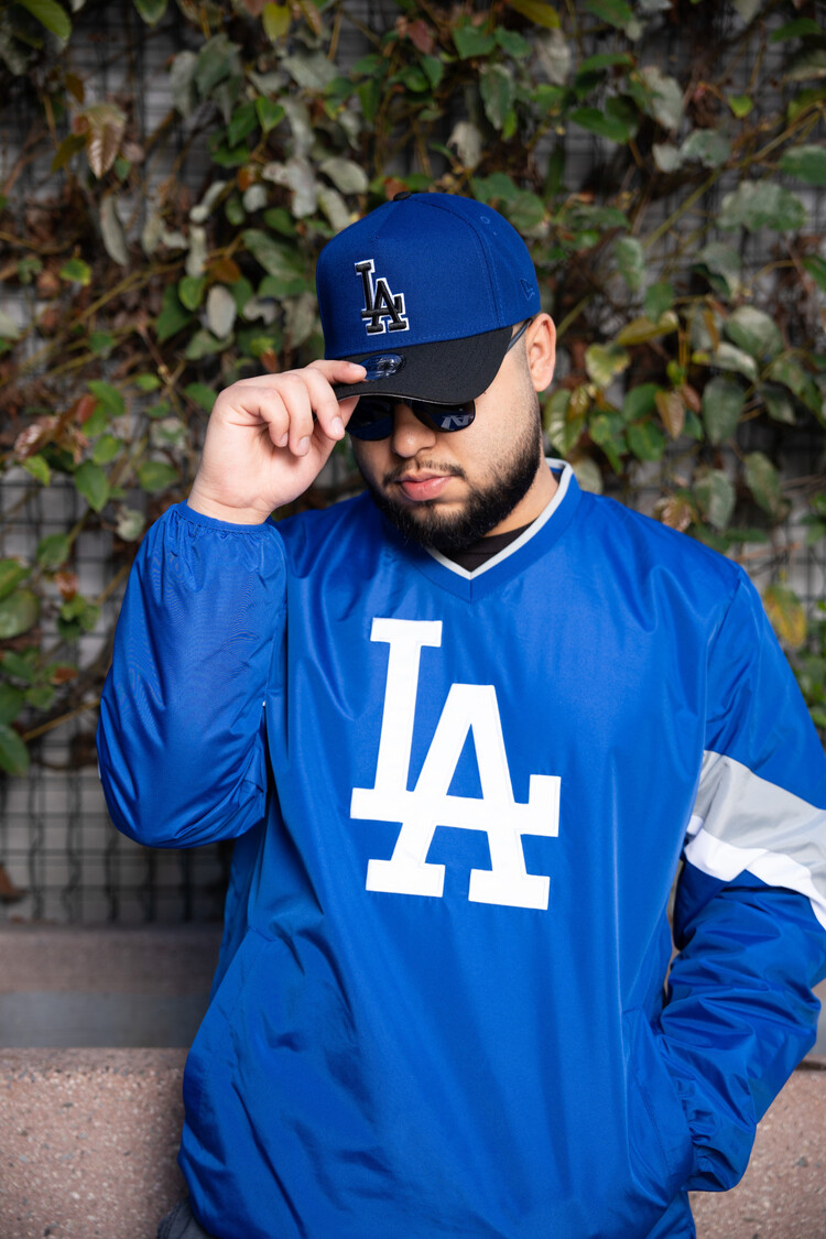 G-III LA Dodgers M GIII Yardline Royal V-Neck Pullover