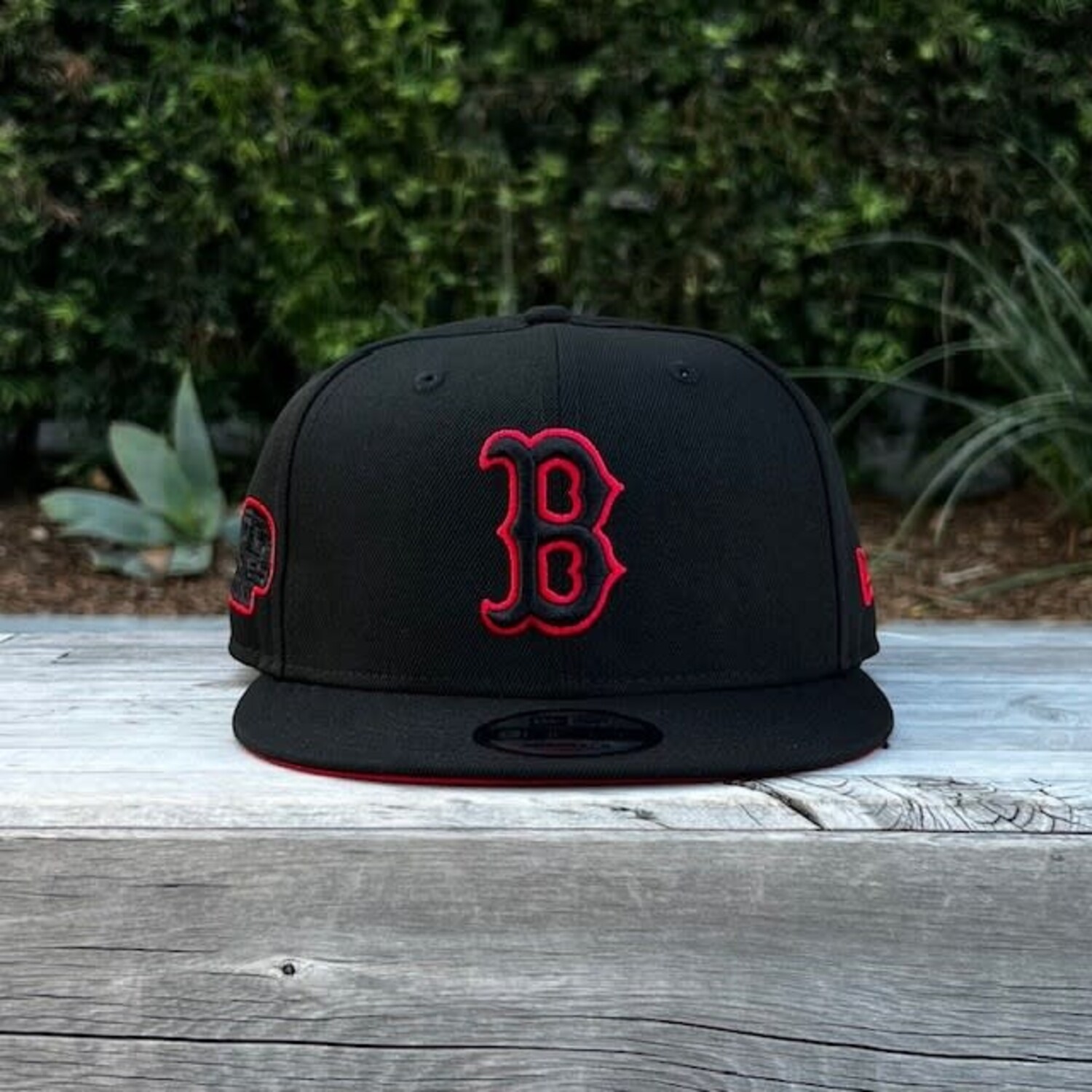 Boston Red Sox Black Red Outline 2004 World Series Red UV 950