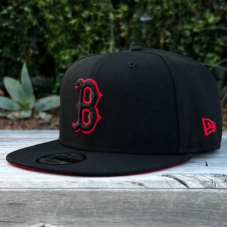 New Era Boston Red Sox Black Red Outline 2004 World Series Red UV 950