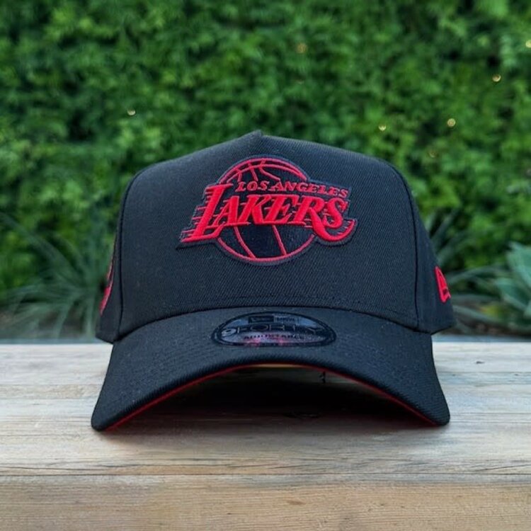 New Era Lakers Black Red Outline Crest SP Red UV 940AF