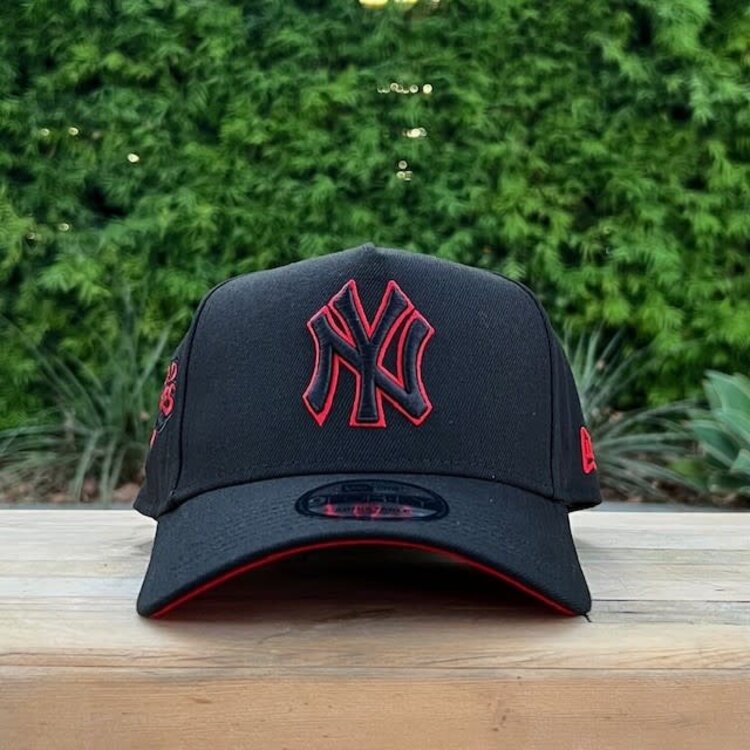 New Era NY Yankees Black Red Outline 2009 WS Red UV 940AF