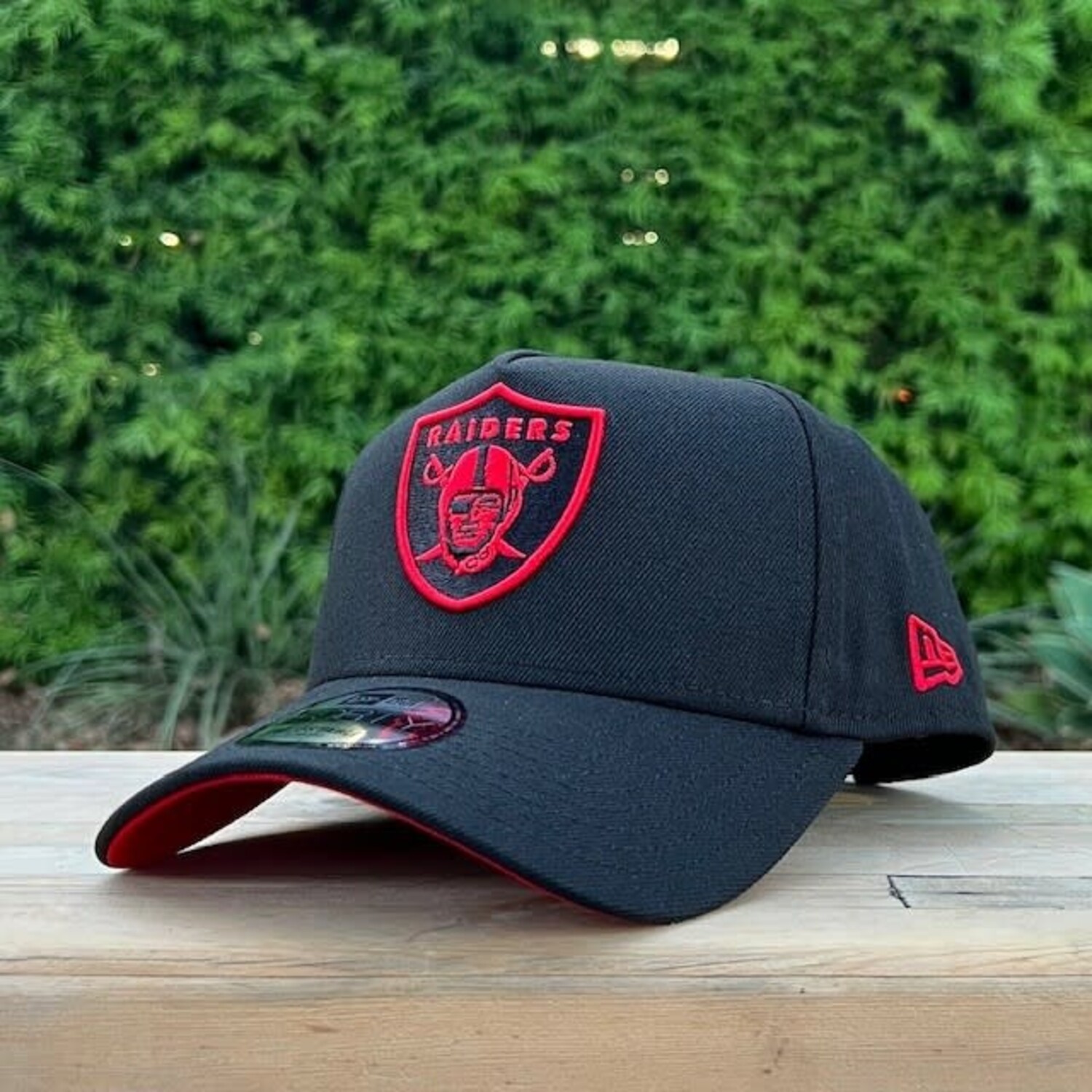 Raiders Black Red Outline SB XV Red UV 940AF - The Locker Room of