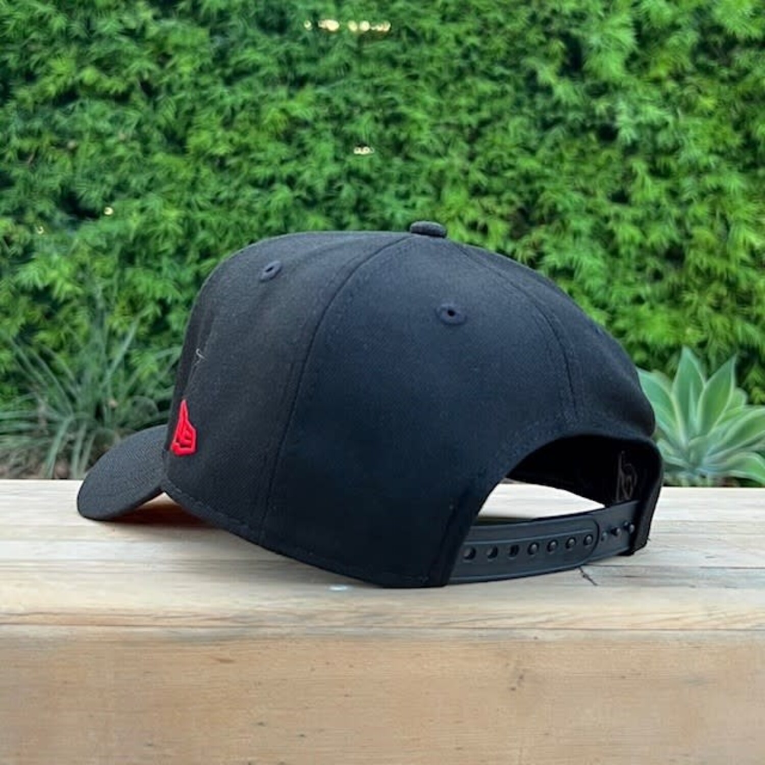 Raiders Black Red Outline SB XV Red UV 940AF - The Locker Room of