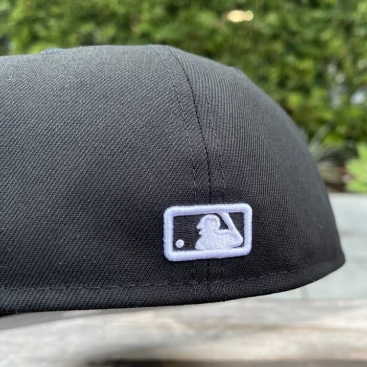 New Era NY Yankees Black White 2000 WS