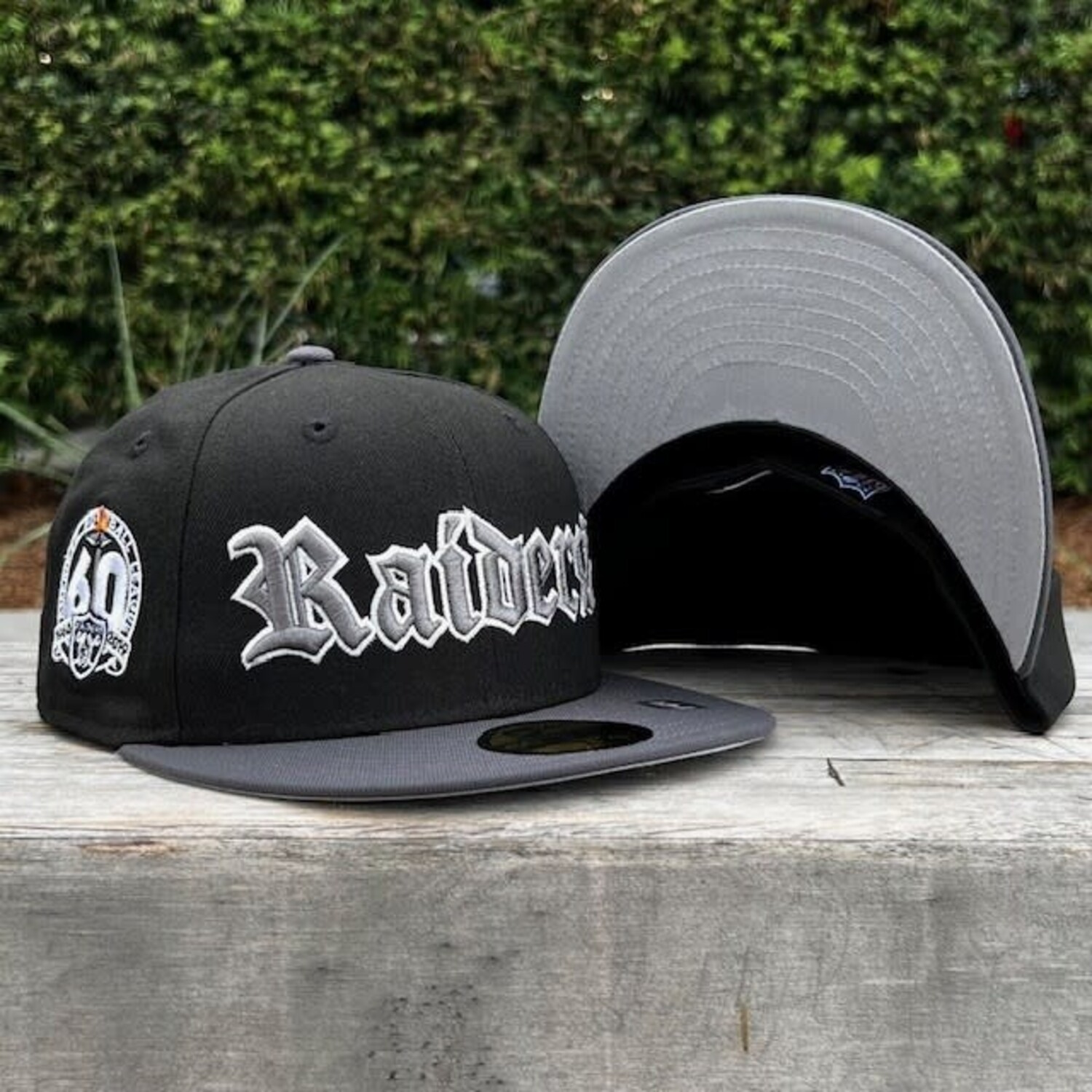 Raiders Old English Black/Graphite 60 Years - The Locker Room of
