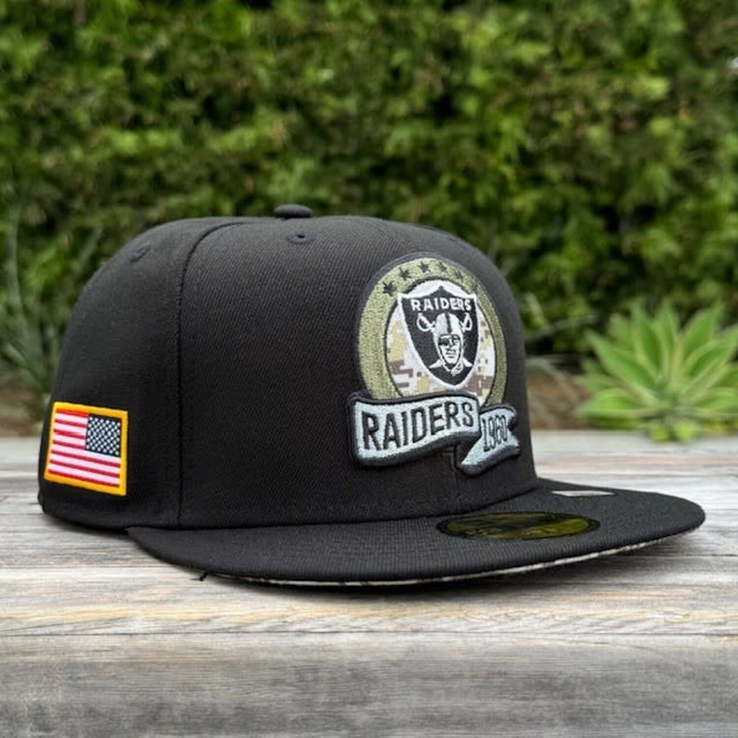 Las Vegas Raiders 22 STS 5950 - The Locker Room of Downey