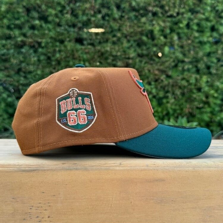 New Era Bulls Peanut/Dark Green Metallic Copper SP Blue UV 940 AF