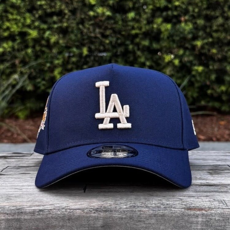 New Era LA Dodgers Navy Ivory 2025 WS Champs Trophy 940 A-Frame