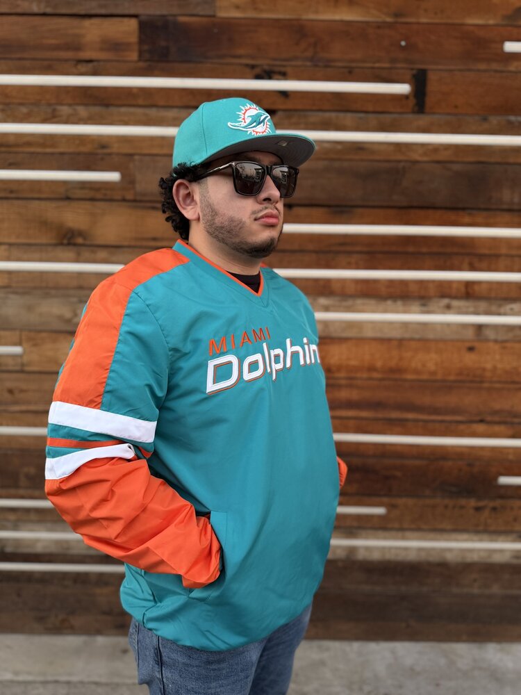 G-III Dolphins M G-III High Heat V-Neck Pullover