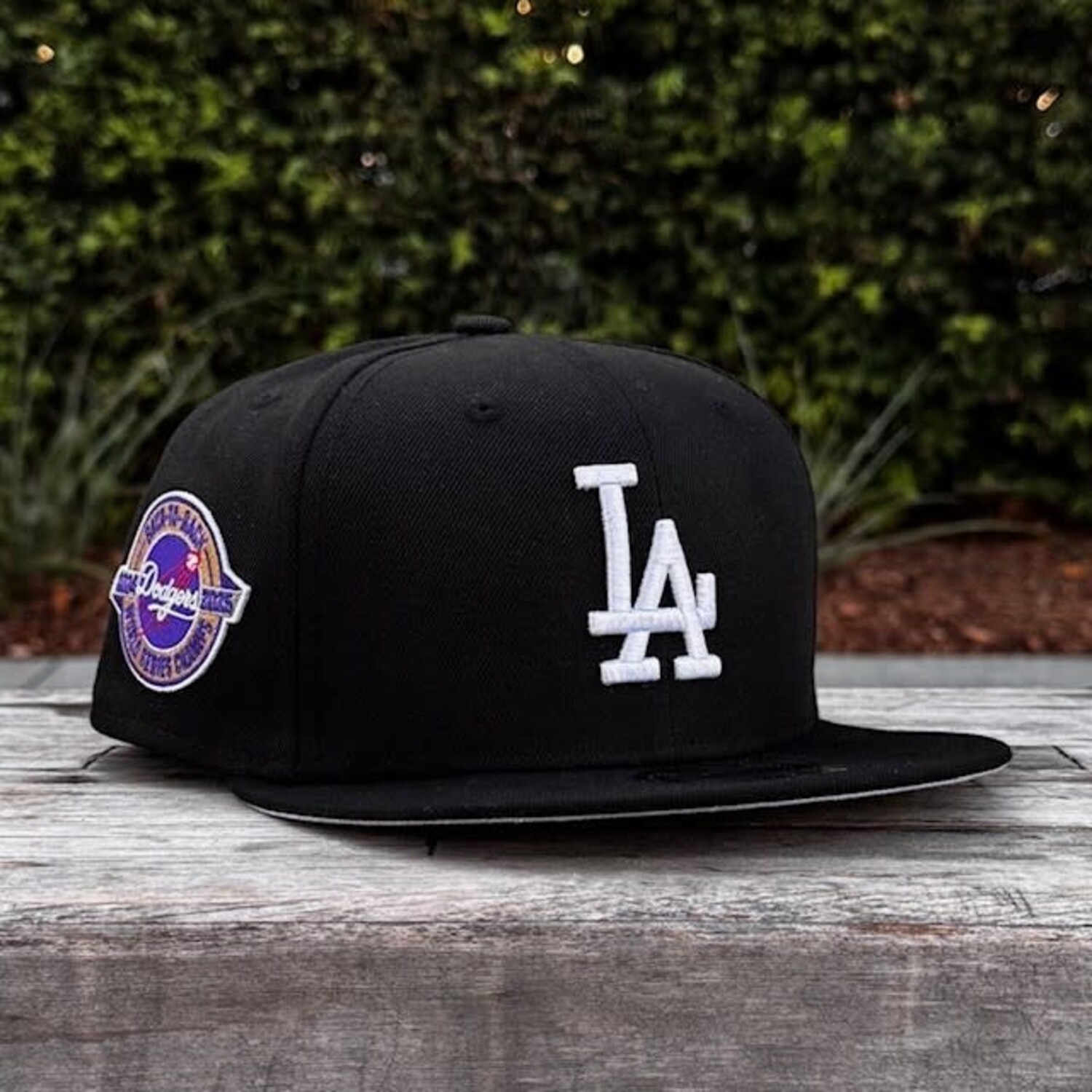 LA Dodgers BW Back to Back World Series Champs Circle SP 950