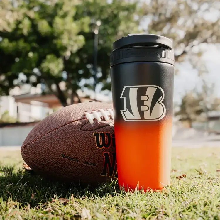 Wincraft 4D Stainless Steel Ice Shaker Tumbler 26 oz Team Color - Broncos