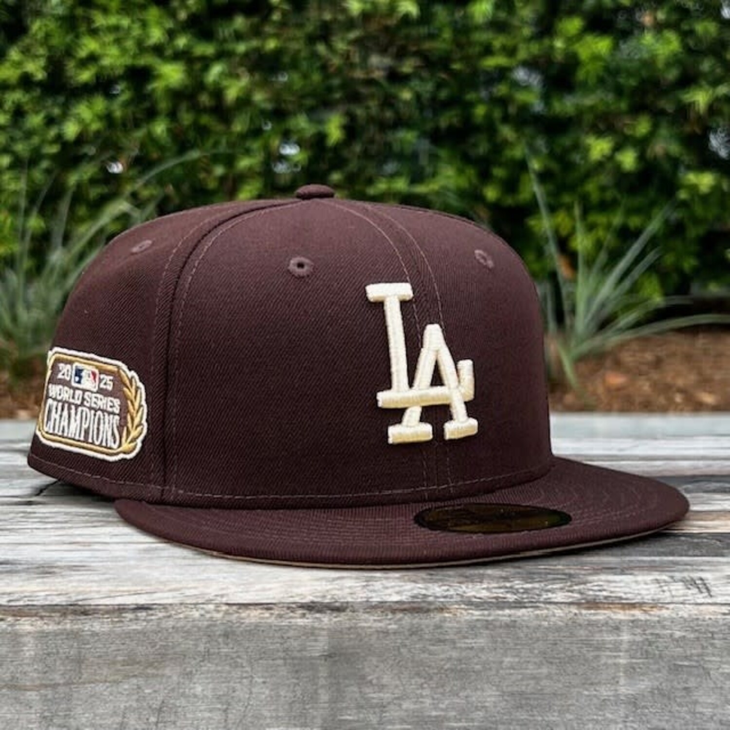 LA Dark Brown Ivory 2025 World Series Champs Laurel SP - The