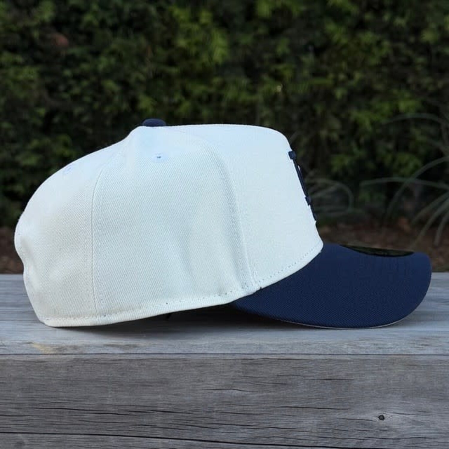 LA Dodgers Ivory/Navy White Outline 940 a-frame - The Locker Room