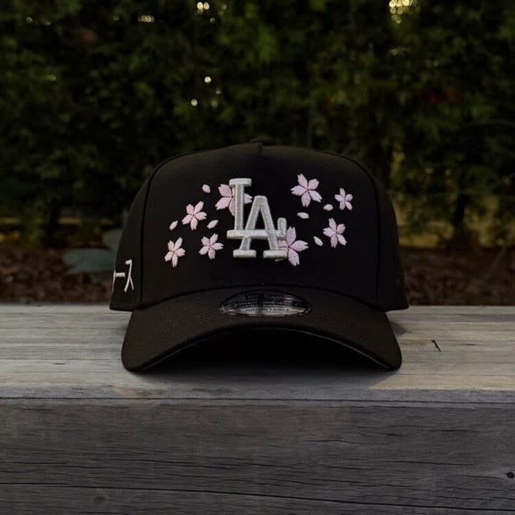 New Era LA Dodgers Black Silver Cherry Blossom Kanji SP 940 a-frame