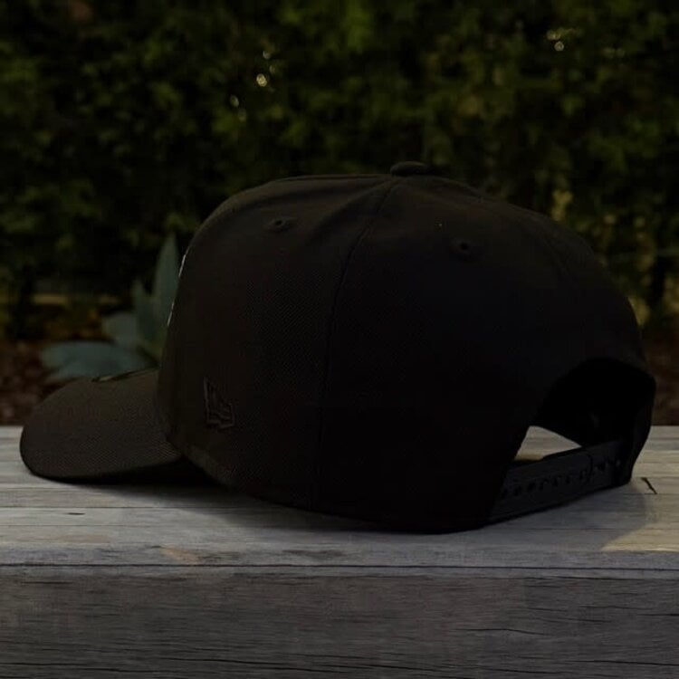 New Era LA Dodgers Black Silver Cherry Blossom Kanji SP 940 a-frame