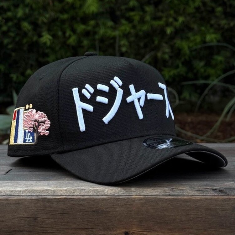 New Era LA Dodgers Black White Kanji Tokyo Series SP 940 a-frame