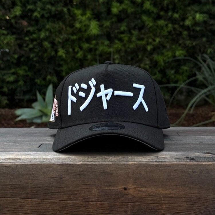 New Era LA Dodgers Black White Kanji Tokyo Series SP 940 a-frame