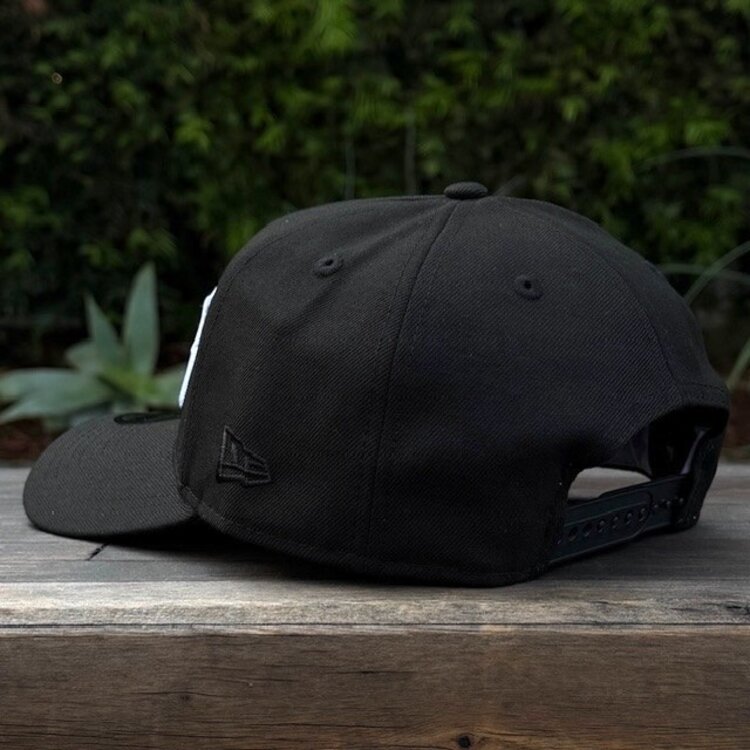 New Era LA Dodgers Black White Kanji Tokyo Series SP 940 a-frame